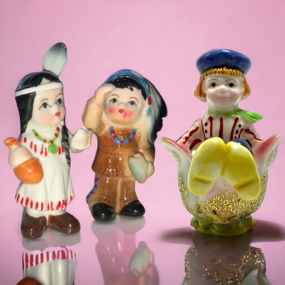 Vtg Disneyland Small World Native Americans & Dutch Boy Figurines Set!